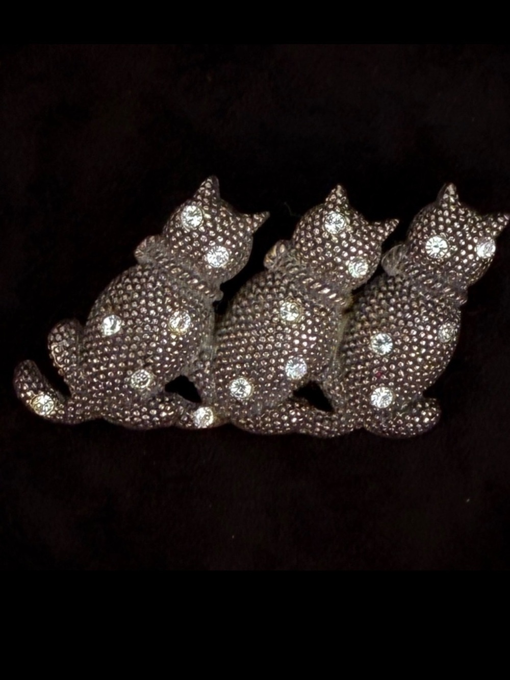 Vintage aged Silvertone bling three cats brooch pin